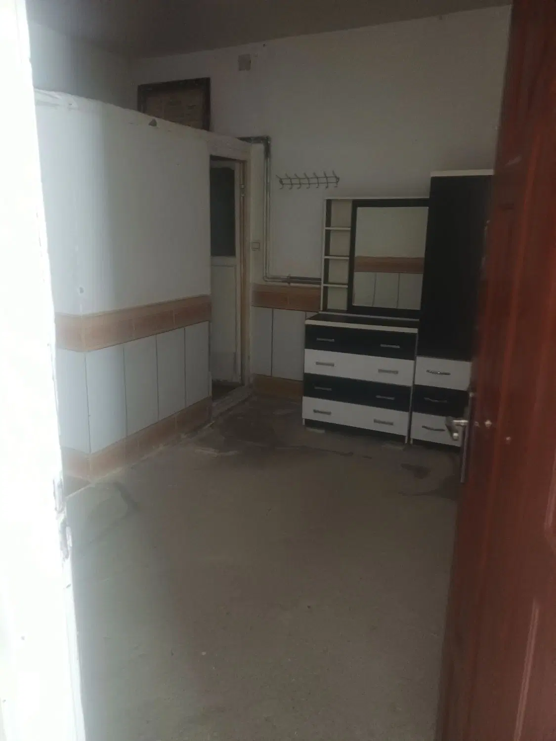 خانه و مغازه سر خیابان کارخانه