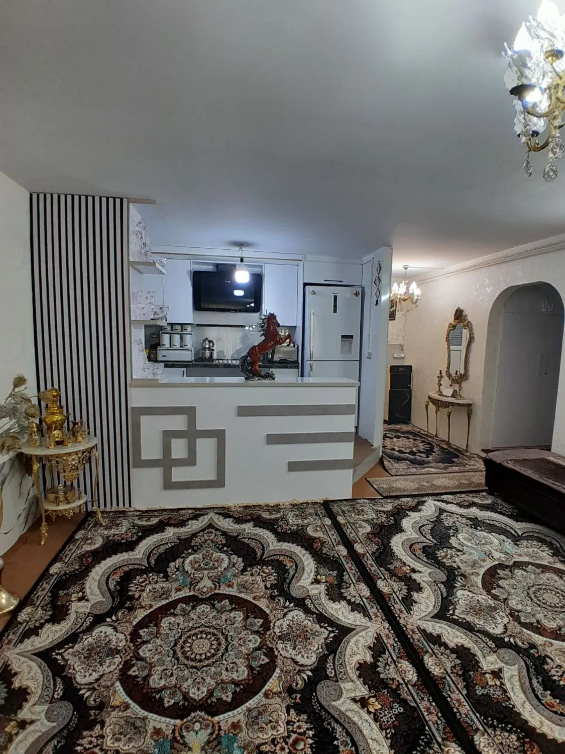 اپارتمان لوکس و دو کله  در اندیشه