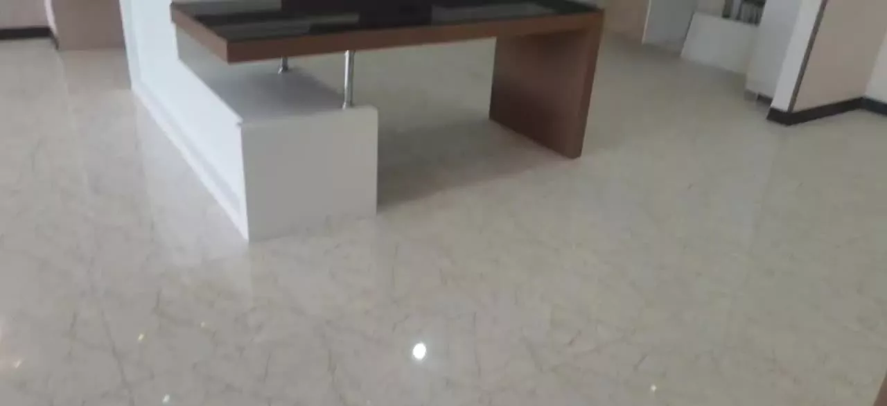 160 متر 3 خواب بر خیابان هشت بهشت غربی