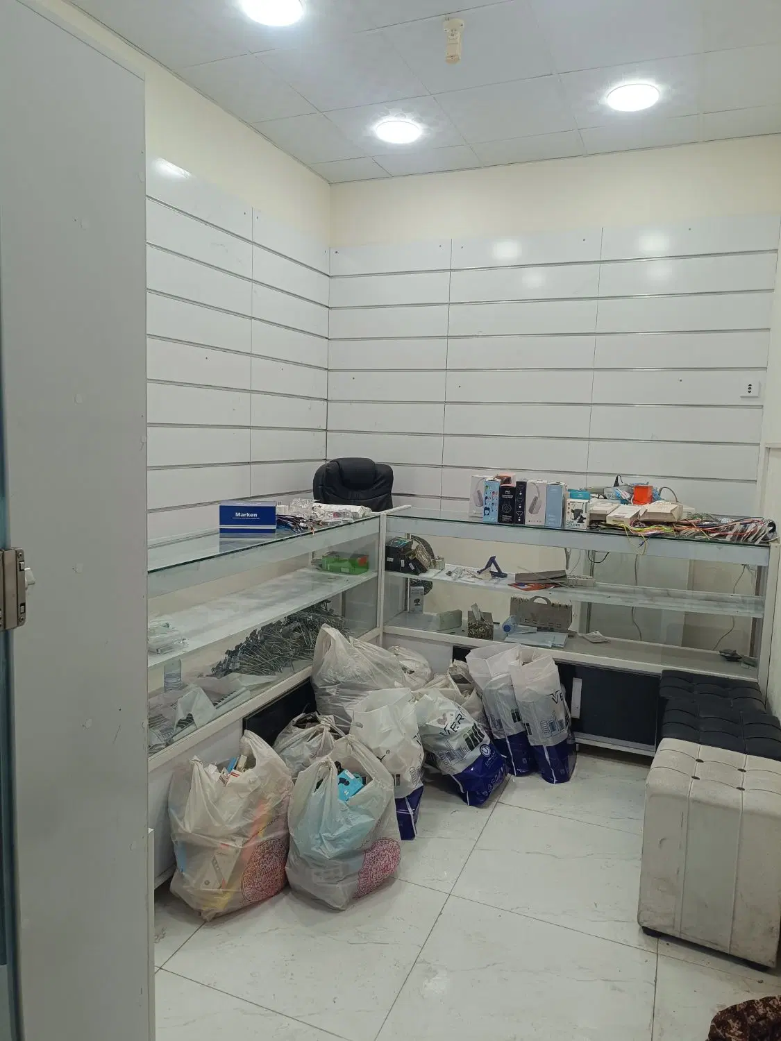این مغازه اجاره داده میشود