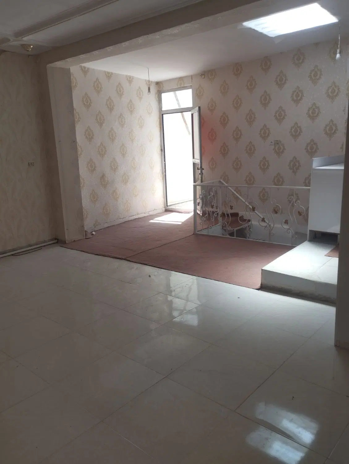 اجاره حیاط  مسکونی دربست در تاکسیرانی