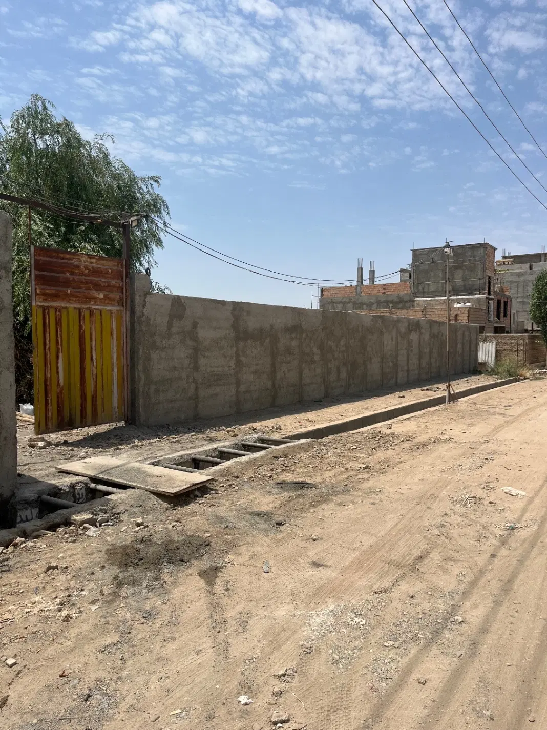 چهار دیواری ۴۰۰ متر گلزار بالا