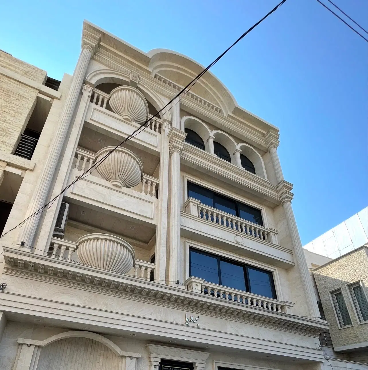 آپارتمان ۱۱۰ متری عاشوری