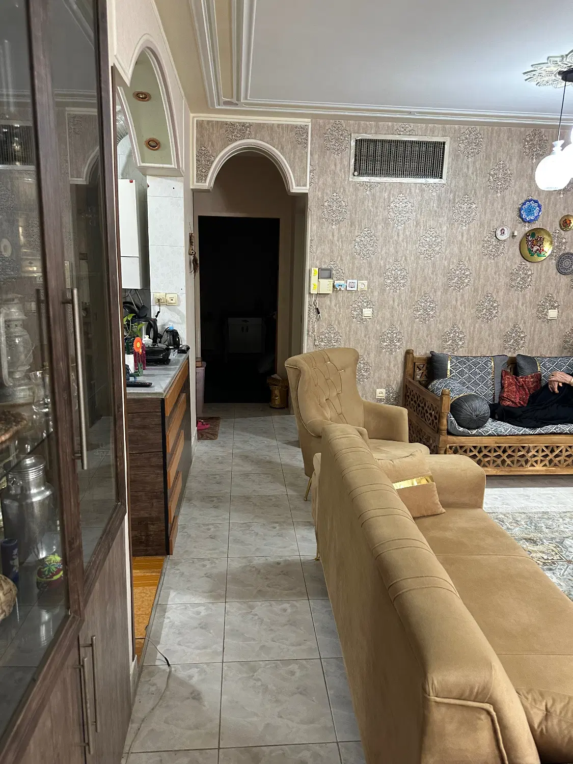 یک دستگاه اپارتمان ۹۰ متری ۲ خواب در سفیر جنوبی