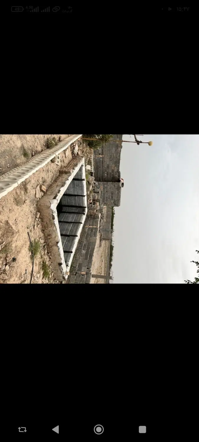 زمین چهاردیواری