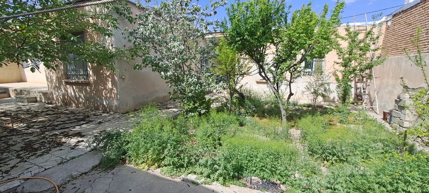 ملک مسکونی و تجاری