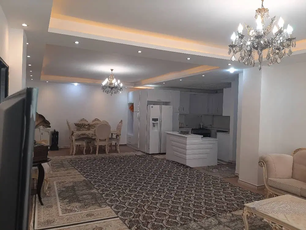 فروش واحد ۱۳۷متر ۳ خوابه طبقه۲تالش خ ۲۰ متری