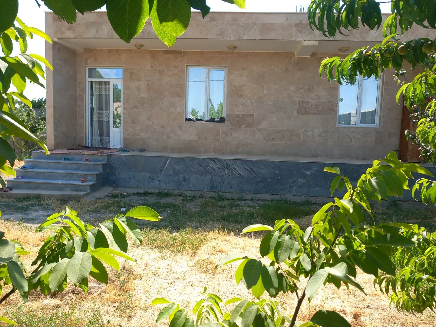 خانه ویلایی با باغ در روستا