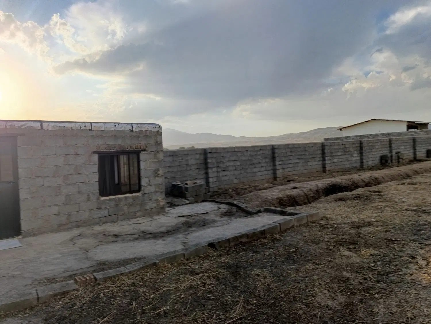 باغ حصارکشی شده