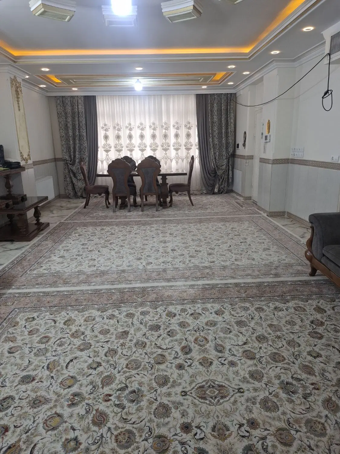 تک واحدی 220 متری