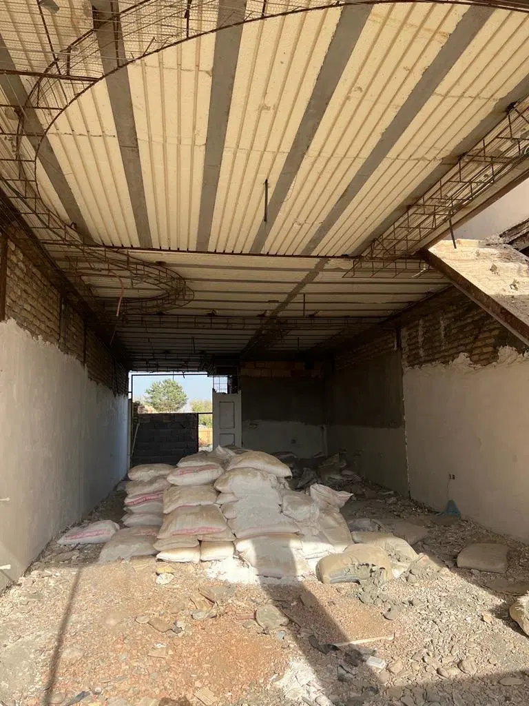ملک نیمه ساخته
