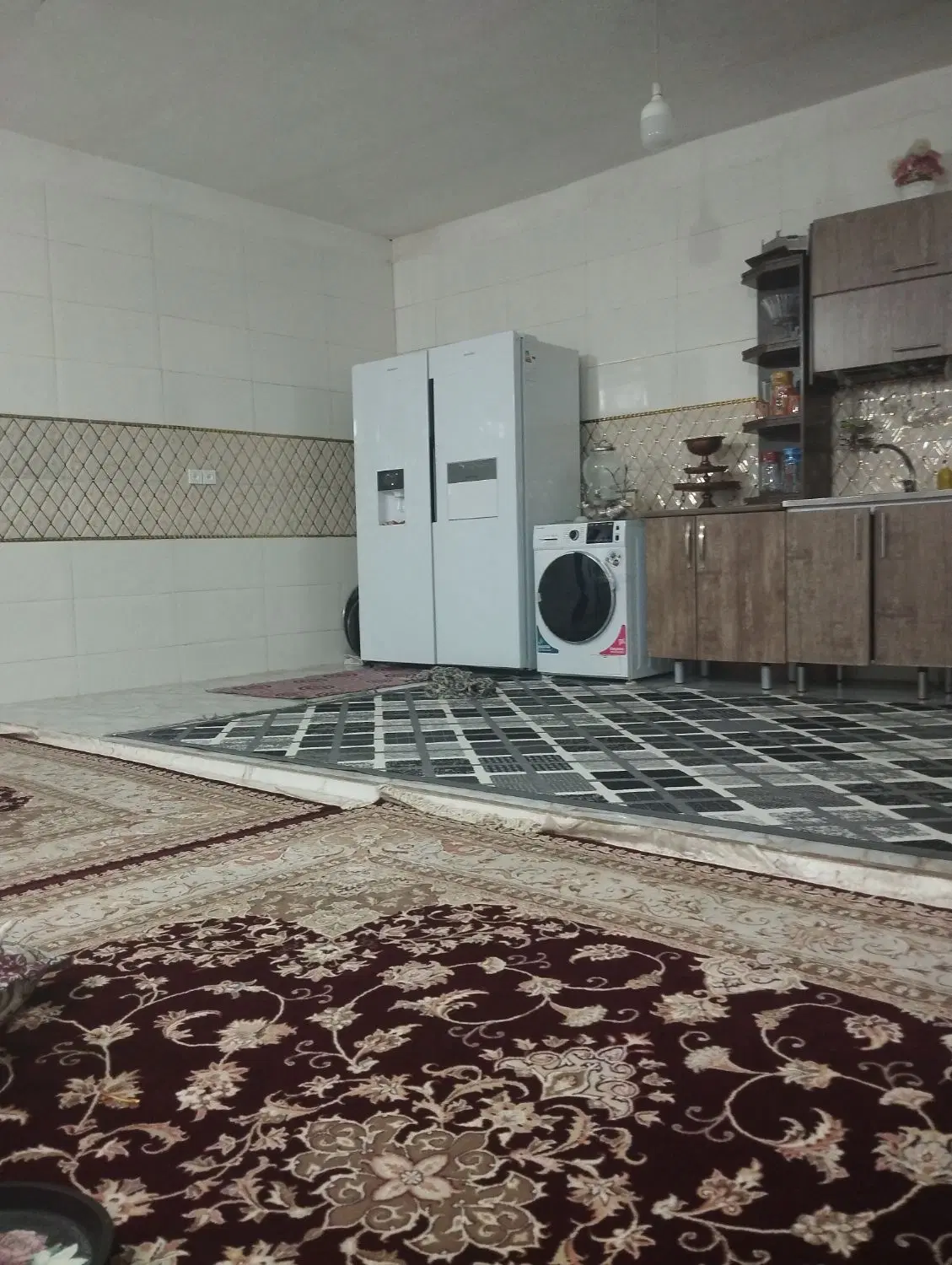 ساختمان همکف نوساز حیاط بزرگ
