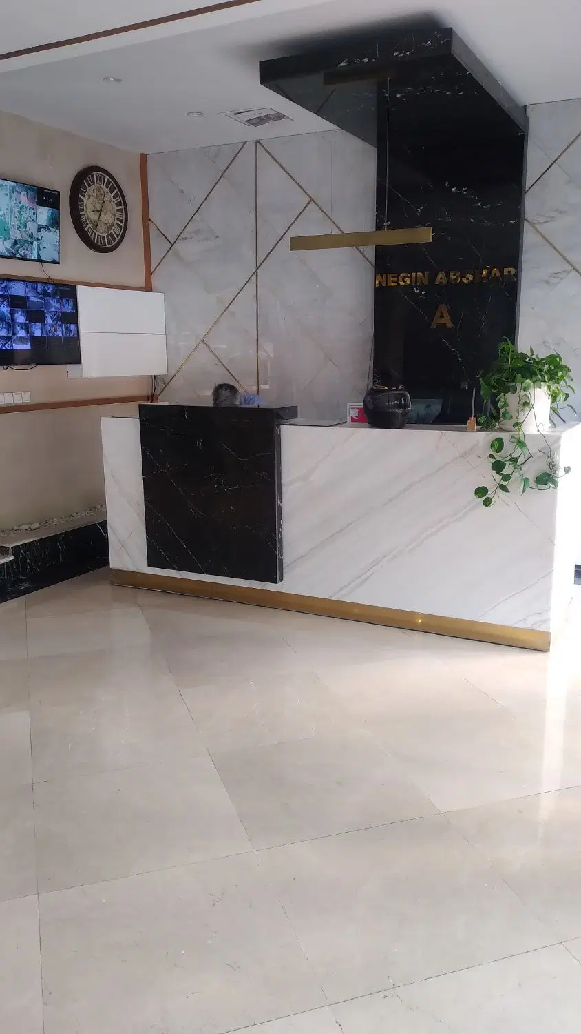 برج آبشار ۱۱۴ متری
