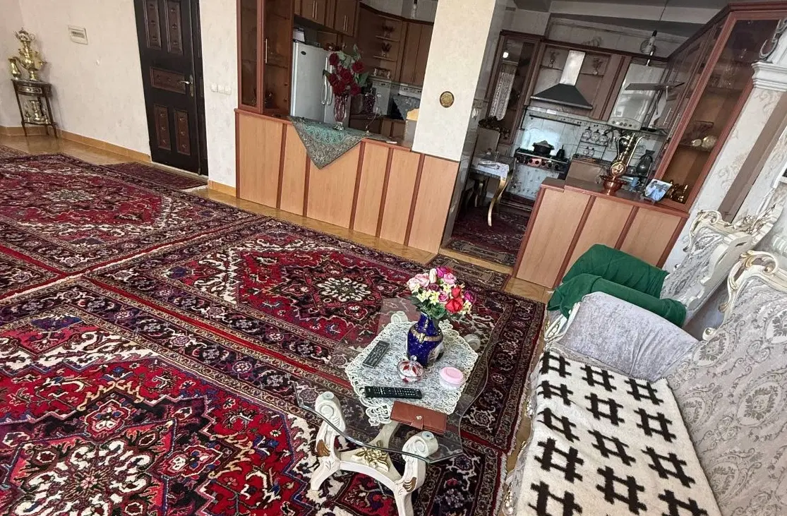 آپارتمان ۱۱۰متری تک واحد