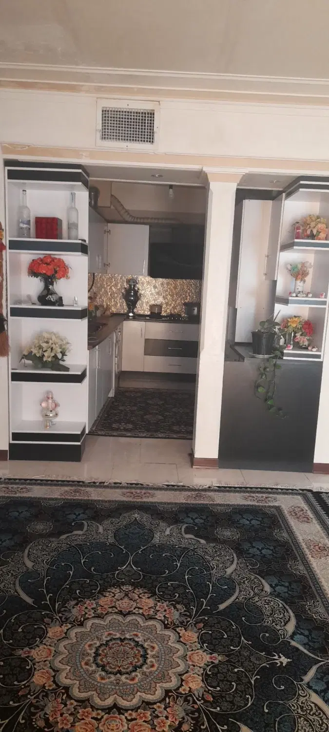 واحد فروشی حیاط دار بومهن