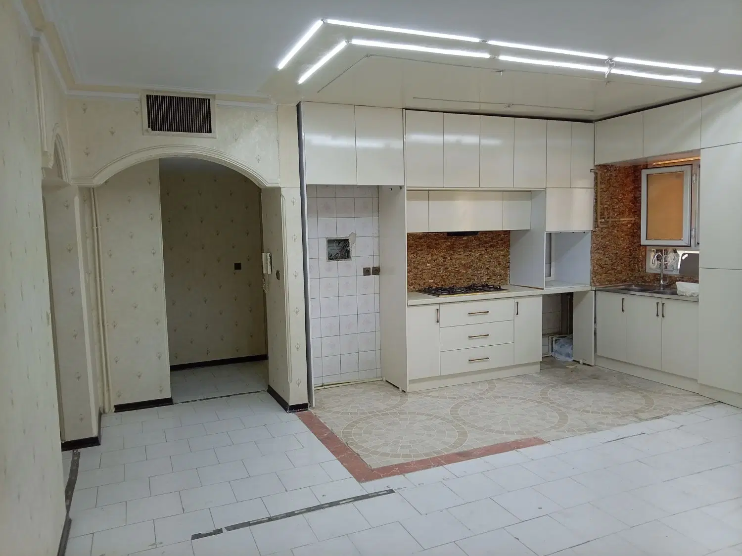 73 متری منیریه