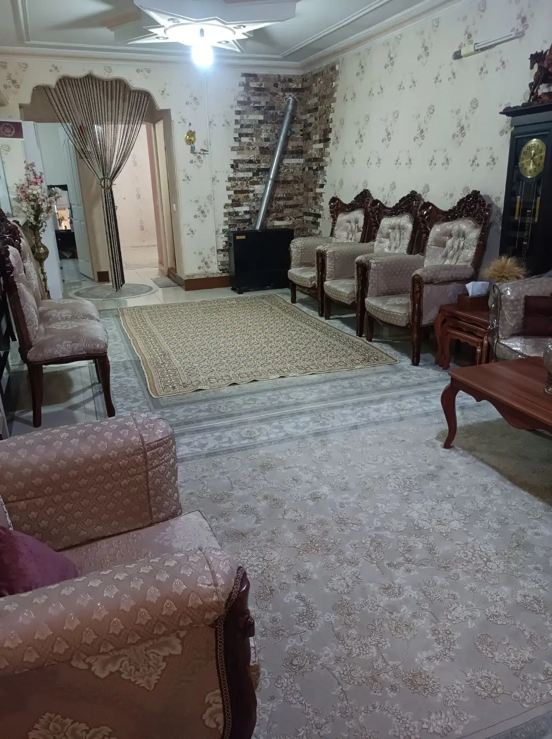 آپارتمان طبقه دوم