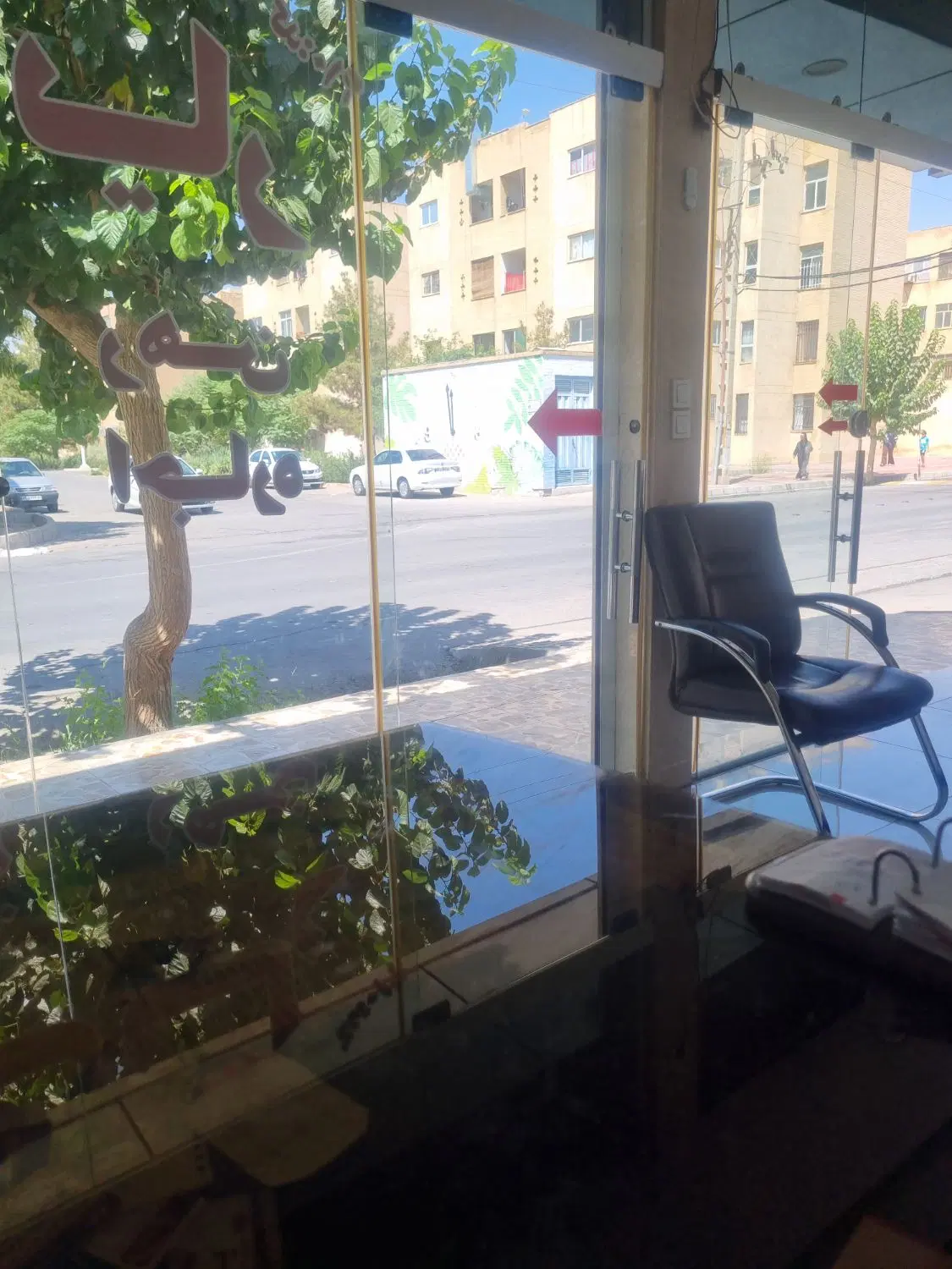 تجاری با زیرزمین گلدیس بر خیابان سلمان
