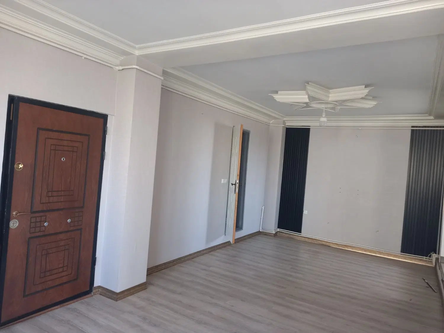 اجاره واحد 85 متری بسیار تمیز در بهترین لوکیشن