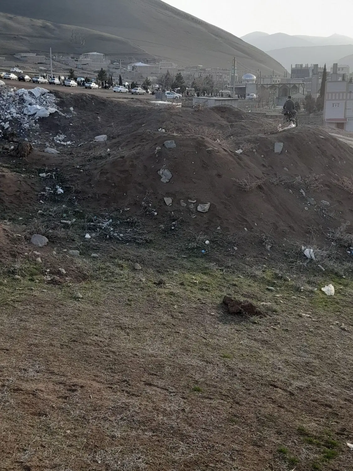 زمین ۲۰۰متر