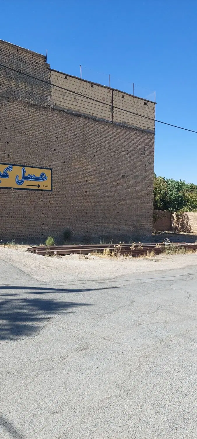۱۳۴ متر تجاری مسکونی دونبش جاده الیگودرزروبرو بوجه