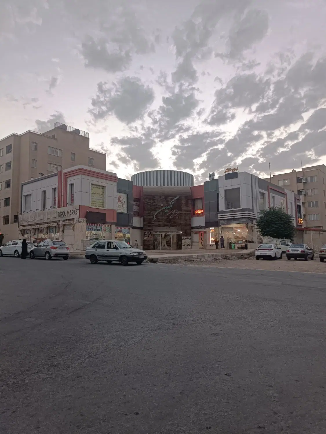 مغازه مسکن مهرمحلهE6پاساژنگین طبقه اول سند تک برگ