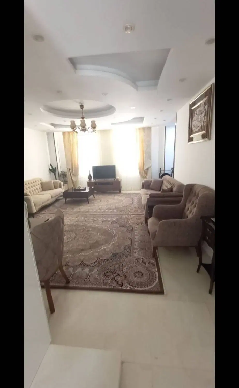۸۳ متر سنددار، قلم