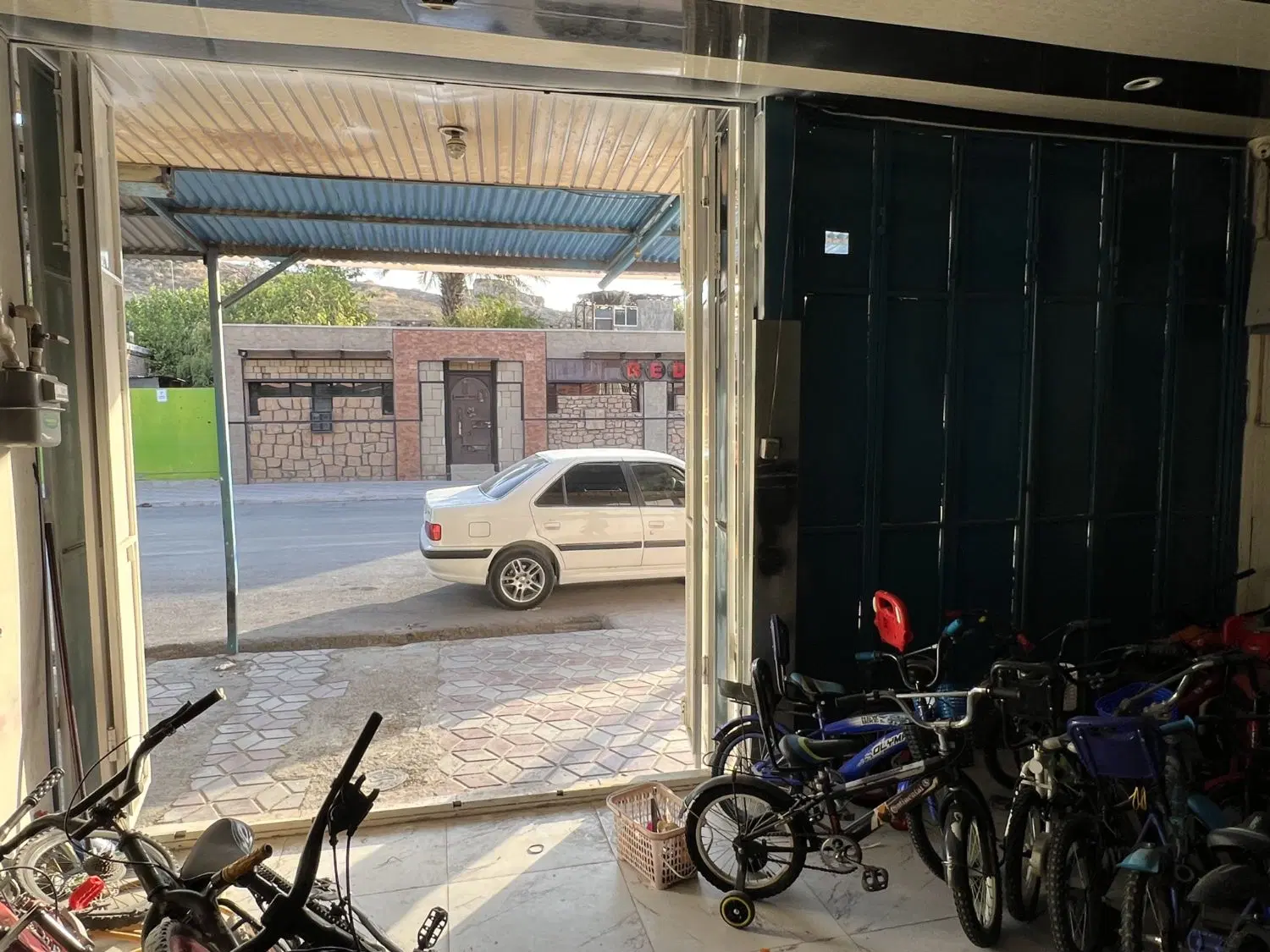 مغازه اجاره ای دو درب