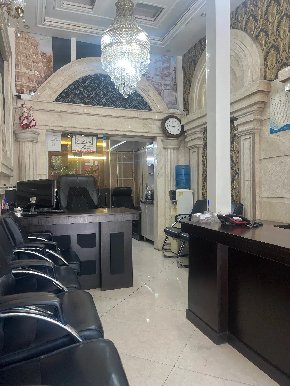 مغازه ۴۲ متری بین فلکه سوم و چهارم