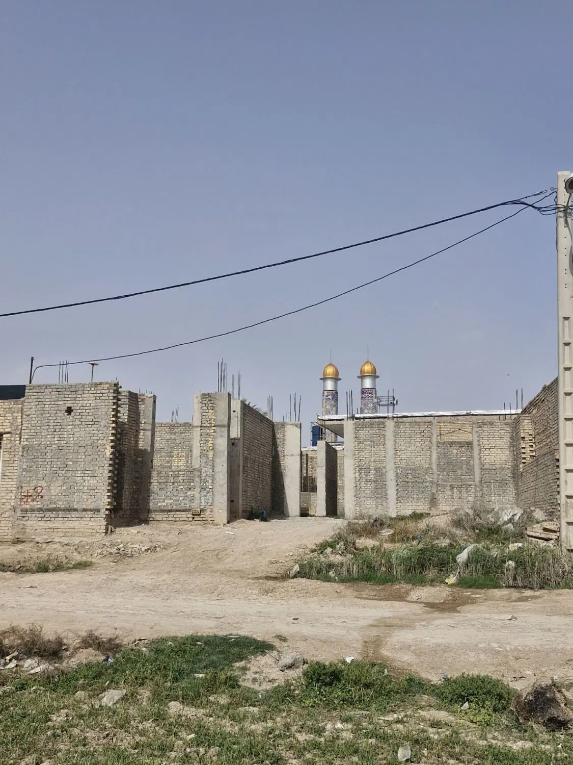 یک باب منزل نیم کار بزرگ