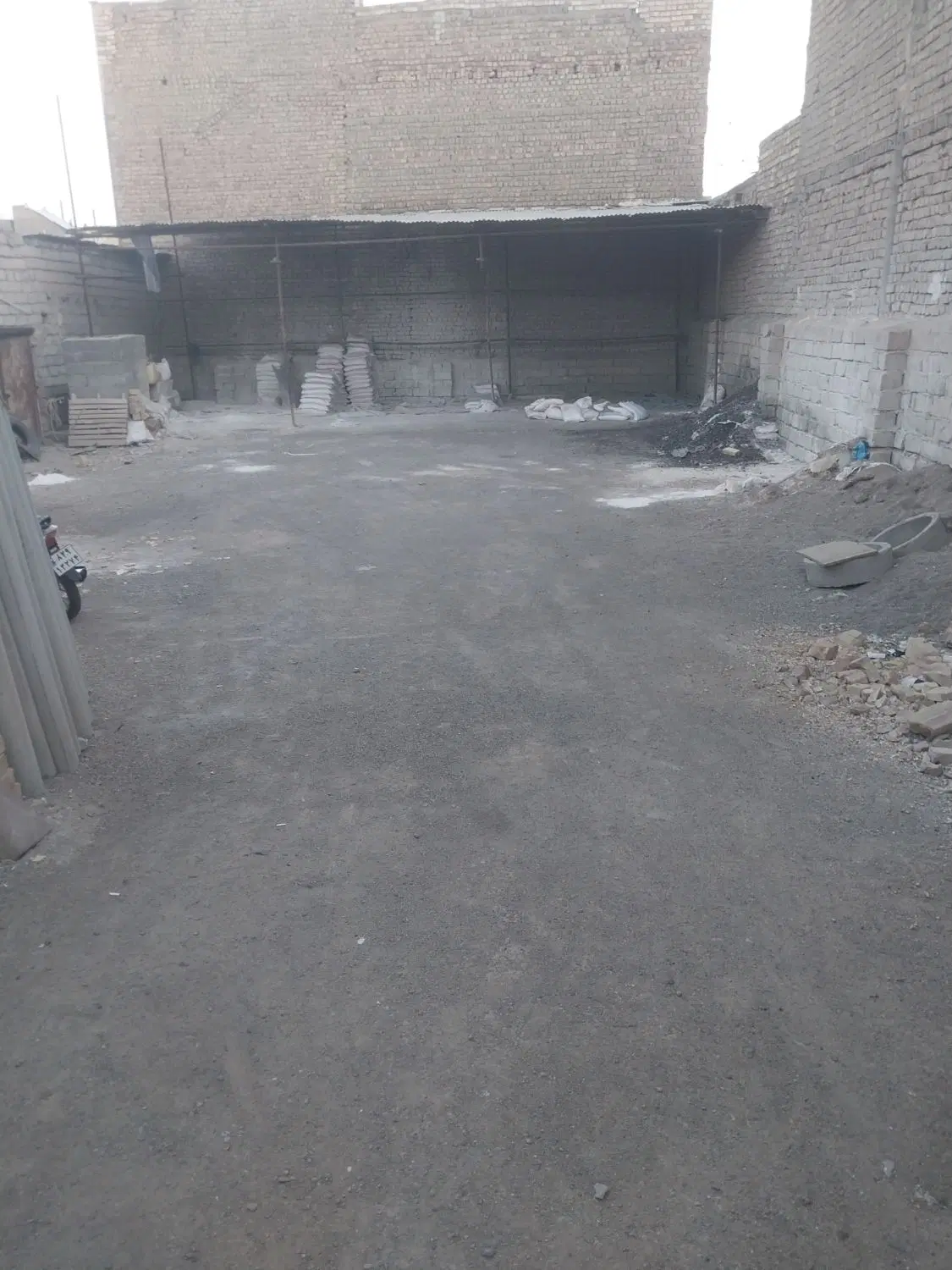 گاراژ ب همراه مغازه