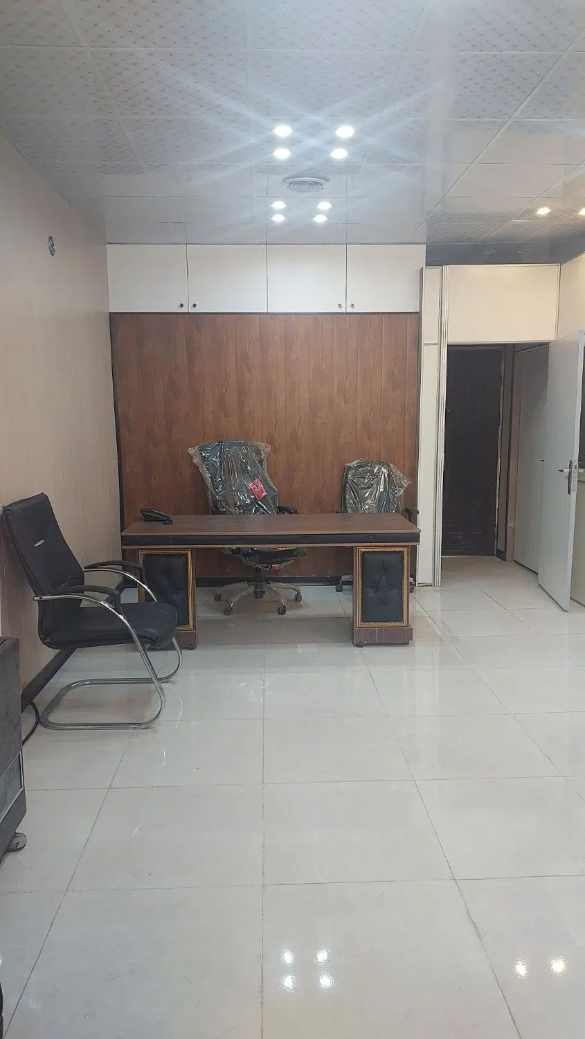 75متر همکف بر استاد معین* مسکونی-اداری(هوم آفیس)