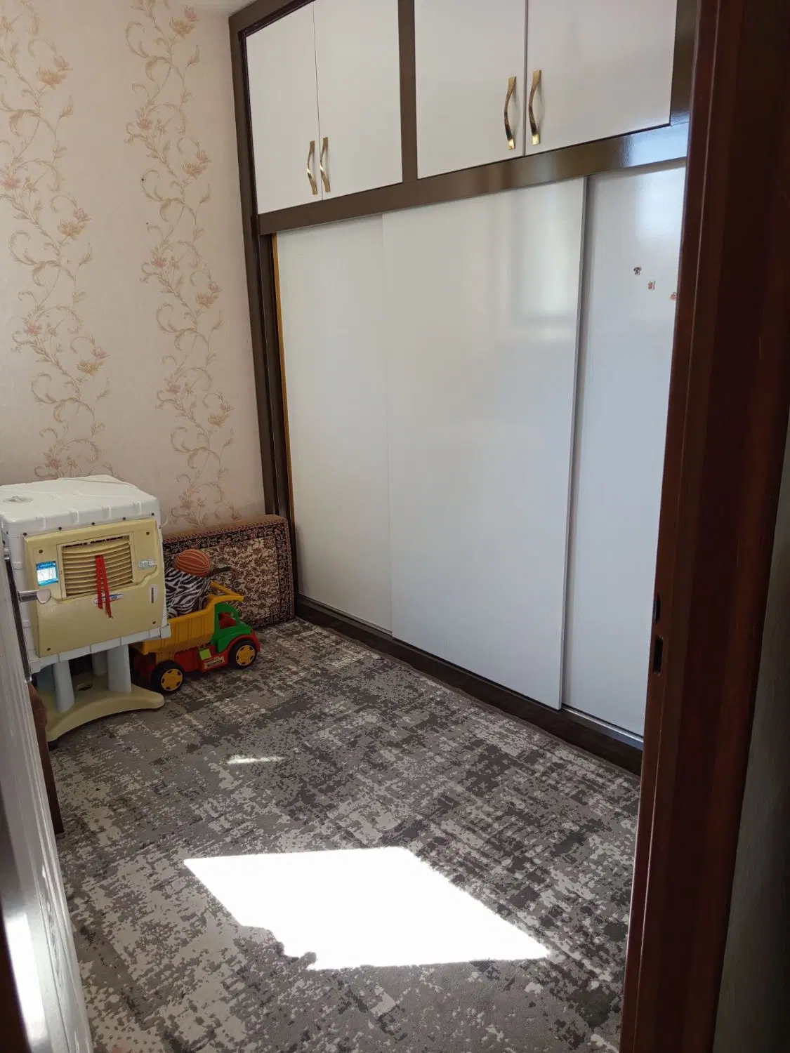 آپارتمان ایستگاه طاق