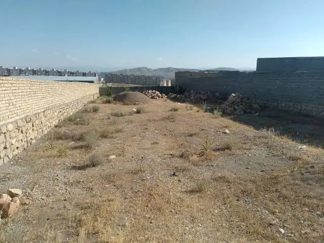 زمین سیاه سنگ پردیس