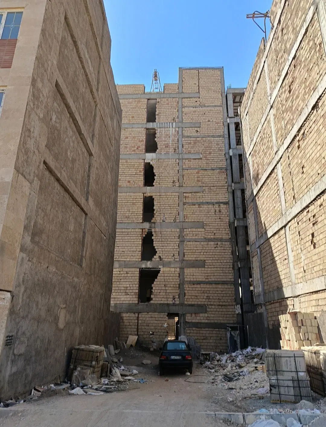 زمین ۲۰۰ متری مسکونی