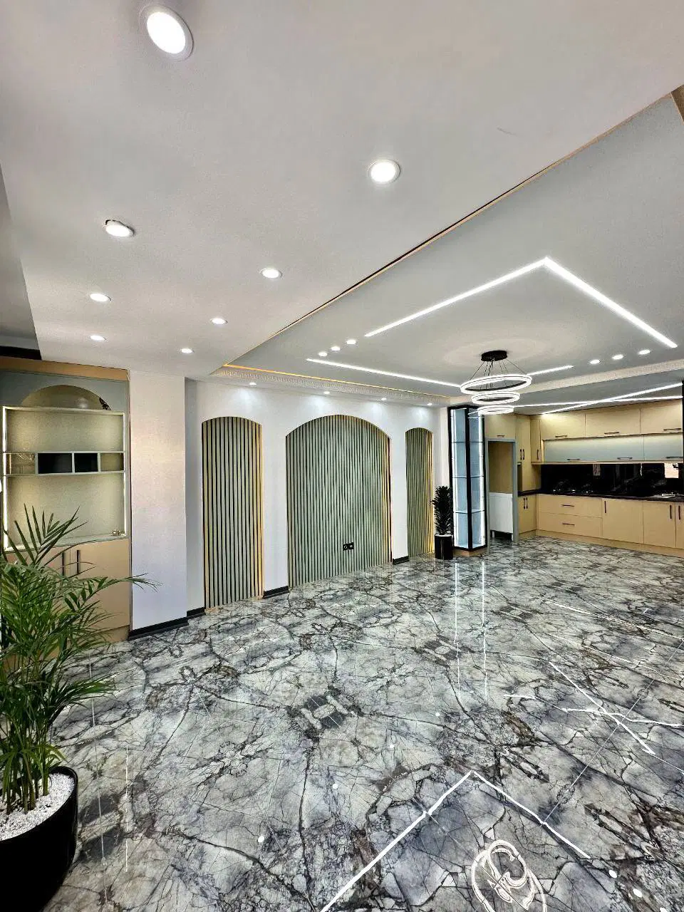 ۶۴متر فول سالن پنجره خور _ تاپ لوکیشن مالک فروشنده