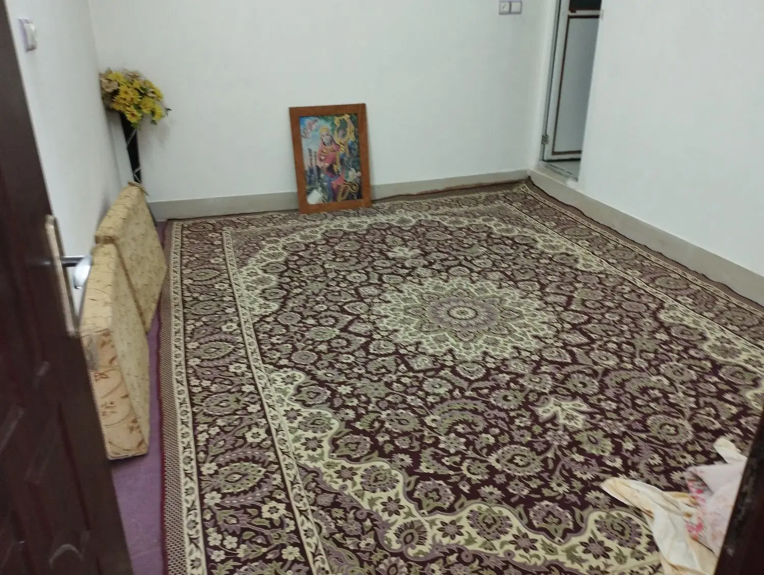 منزل مبله طبقه دوم کرایه فقط به مجرد داده میشود