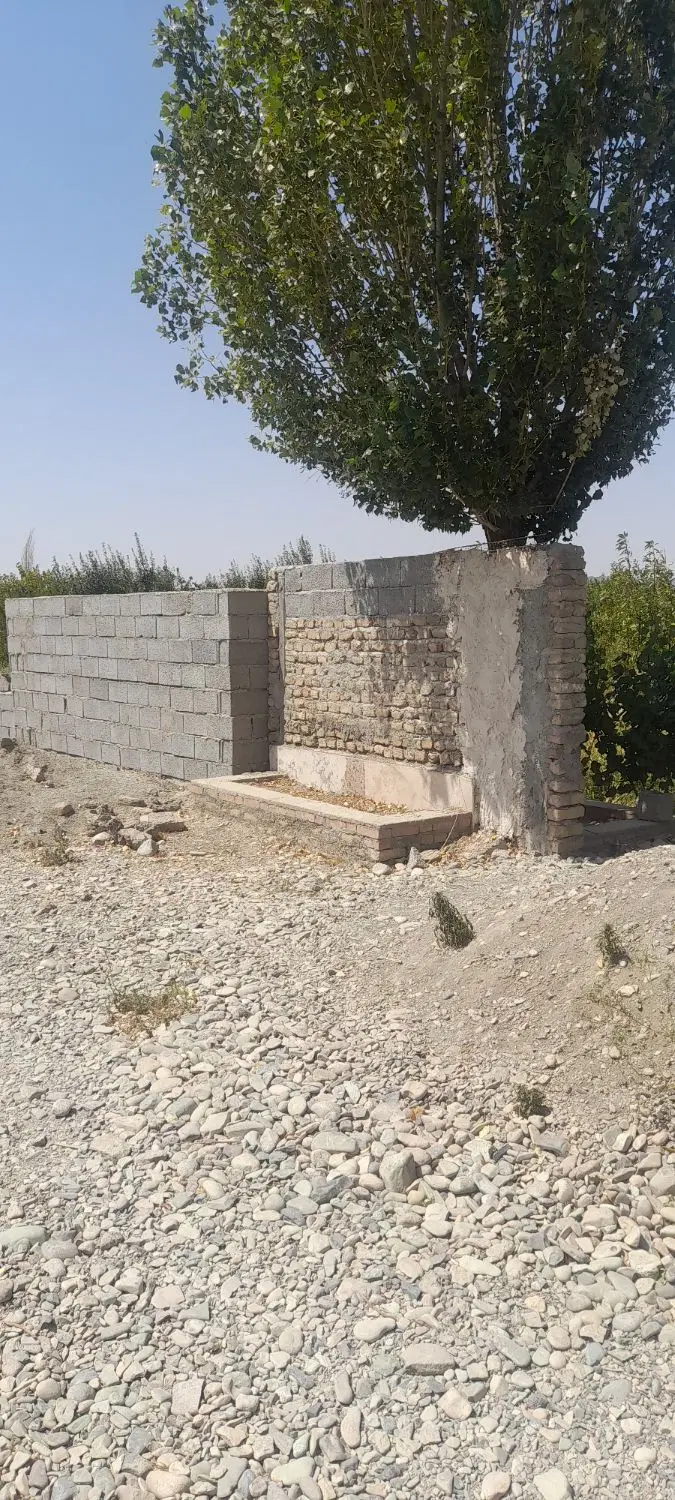 باغچه چهار دیواری خوشنام