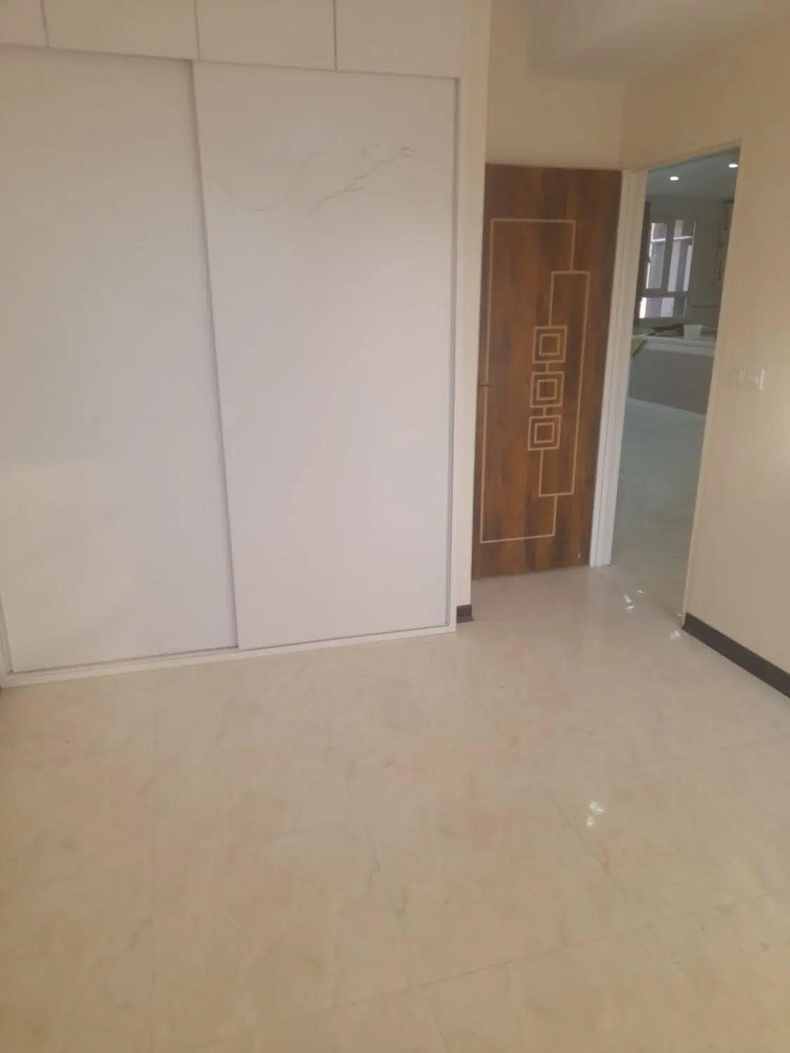آپارتمان سه خوابه تک واحدی