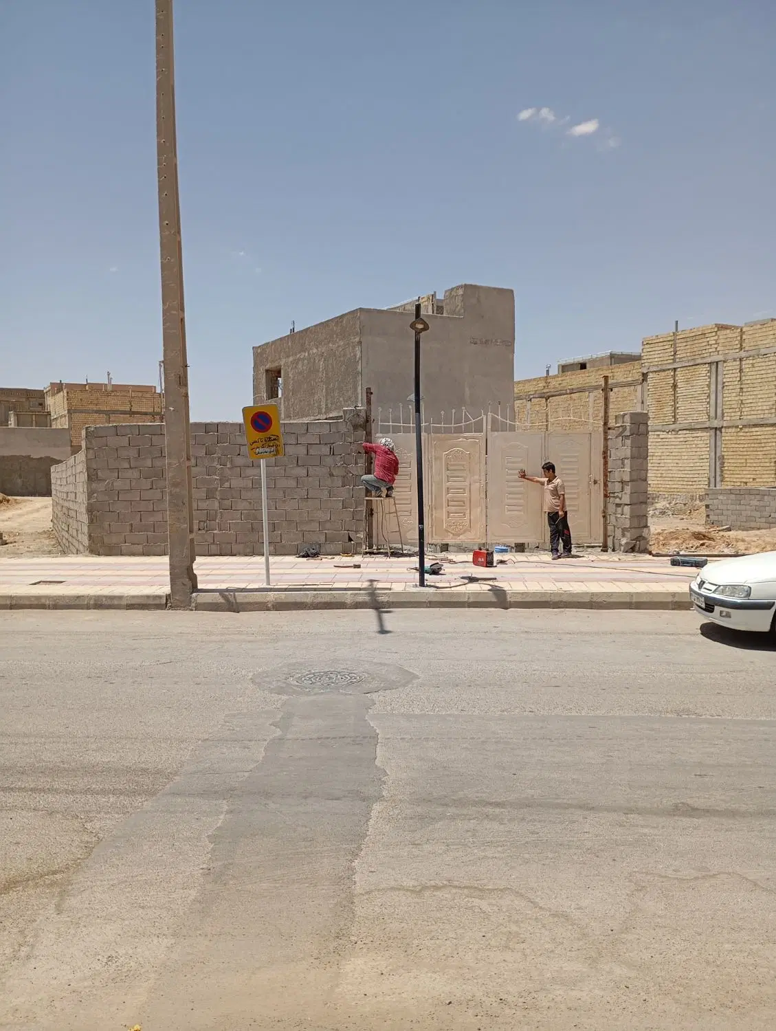 چهار دیواری  ۲۰۰ متری خشک