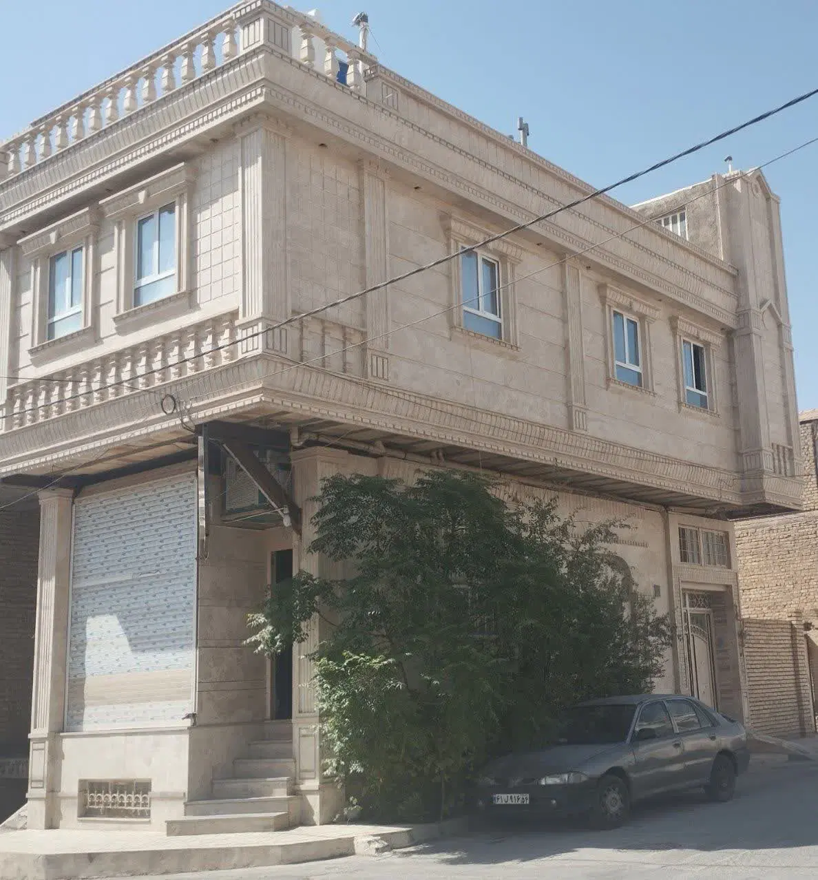 ششدانگ مغازه و دو واحد مسکونی امامشهر