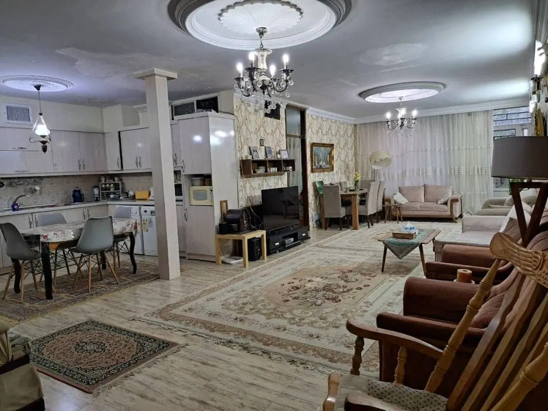 ویلایی دو طبقه ۲۱۵ متر  جنوبی