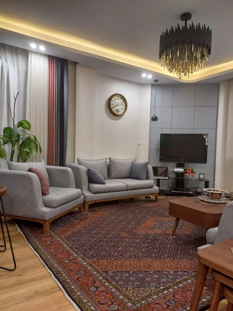 ۸۳متر۲خواب فول امکانات،اکواریوم نور ،مرزداران