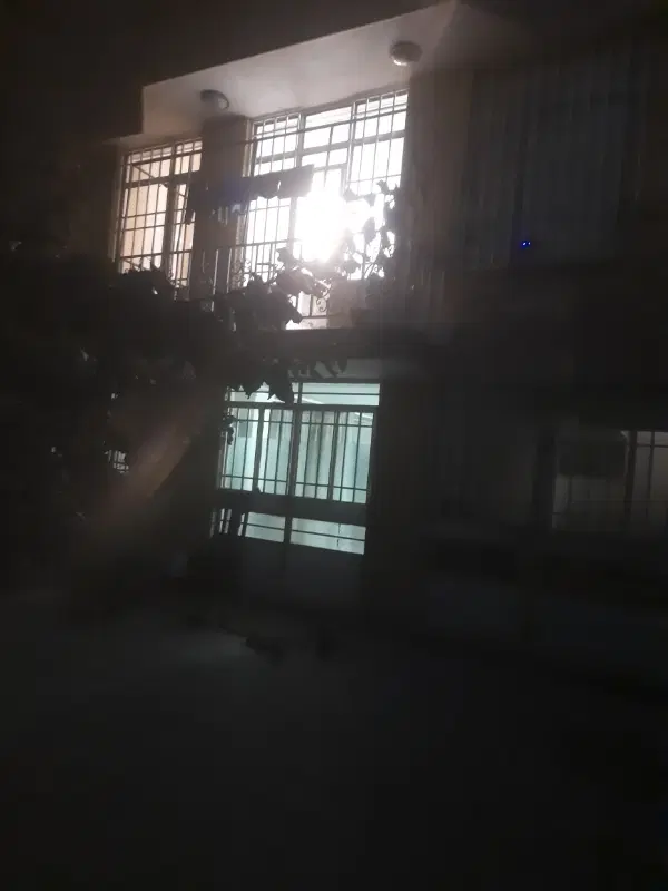 فروش منزل مسکونی ۲ طبقه دارای پروانه ۷سقف