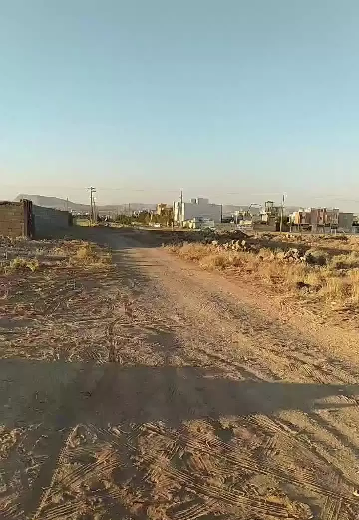 زمین باغی
