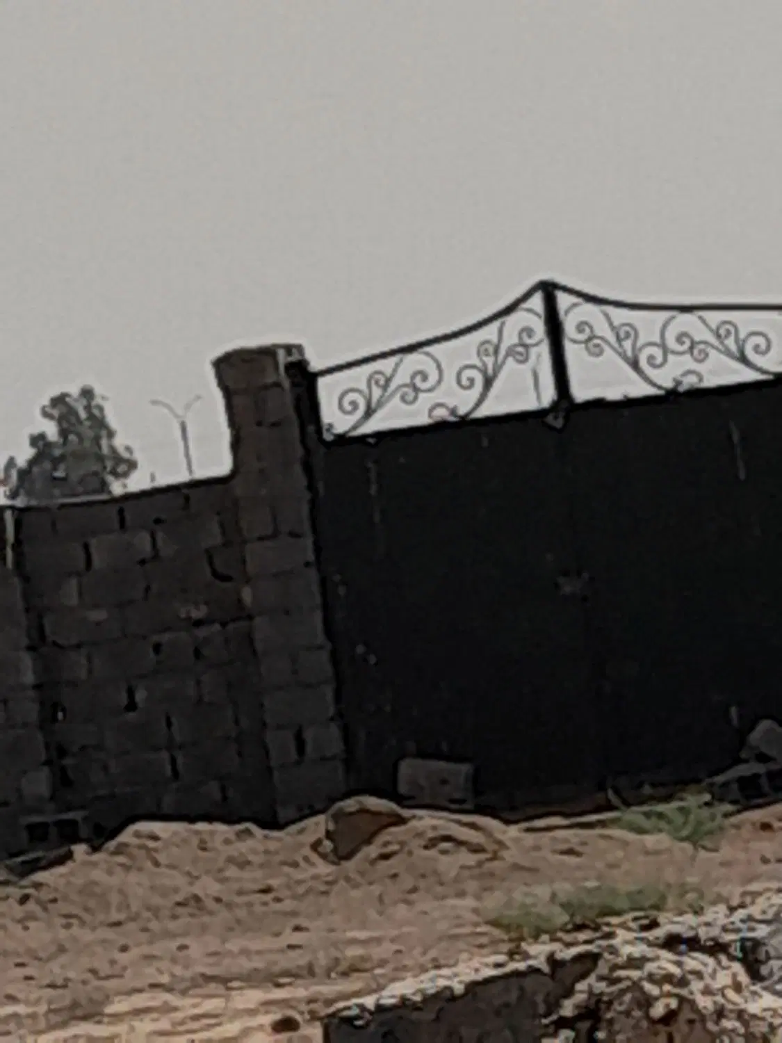 زمین چهار دیواری