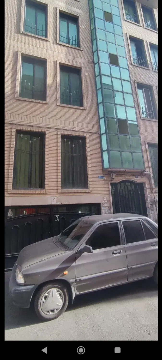 ۴۳متری پارکینگ انباری تراس محبوب مجاز شرقی