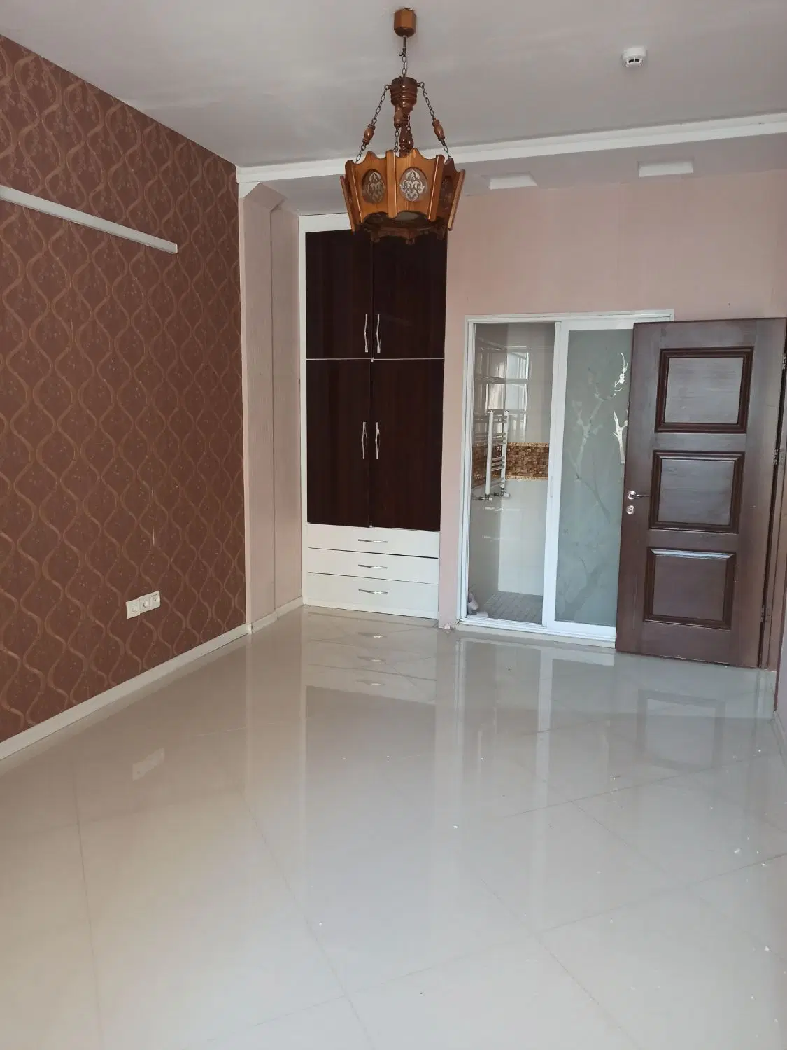 ۱۸۰ متر _ لوکیشن عالی _ مستغلاتی