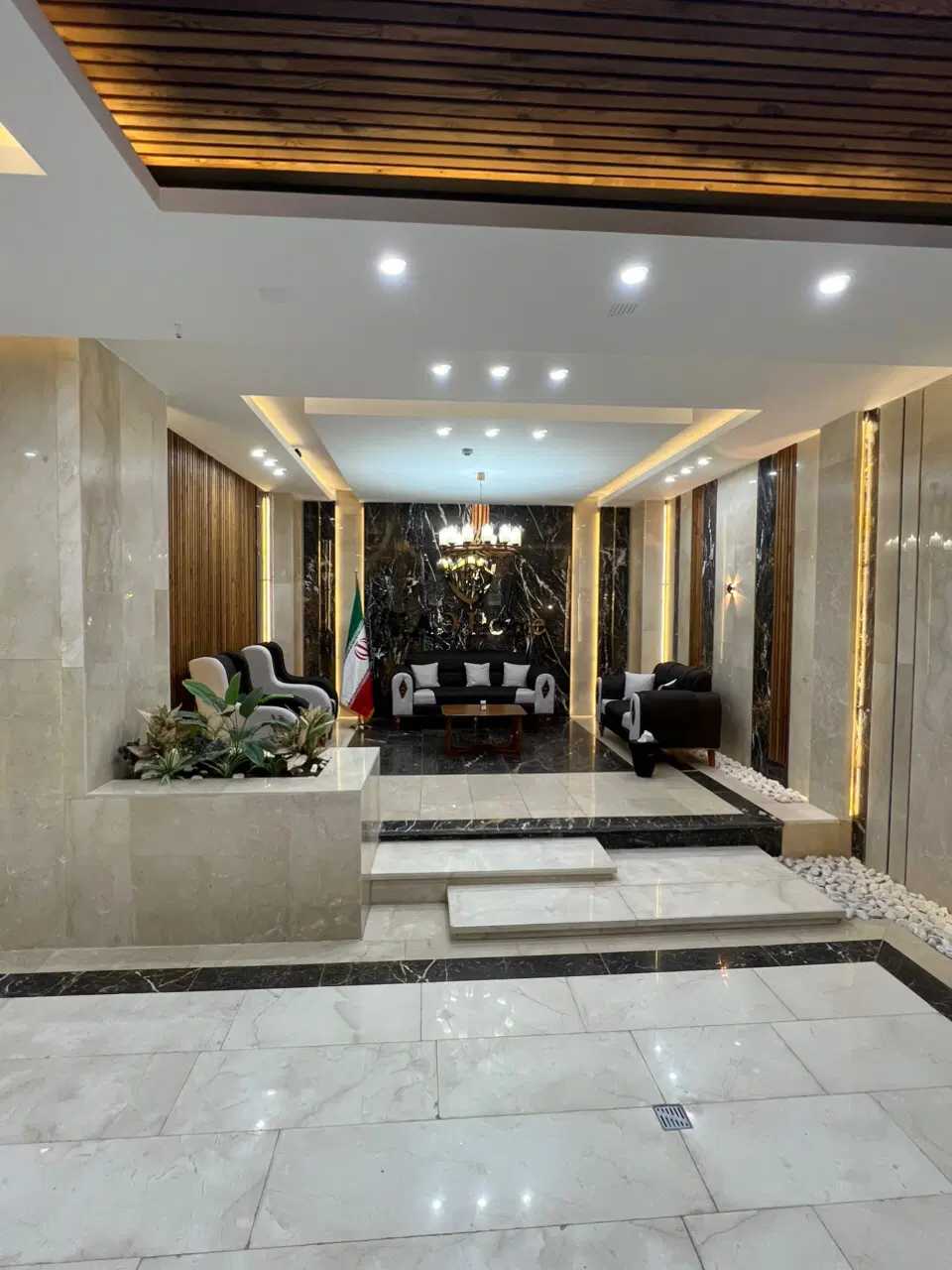 ۱۰۵ متر __ آپارتمان نوساز دوخواب __ شهرک پاسداران