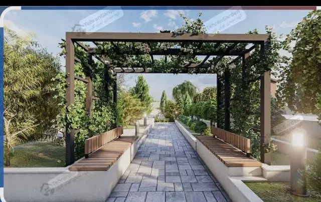 میدان آزادی ۵۰۰ متر بعد از میدان